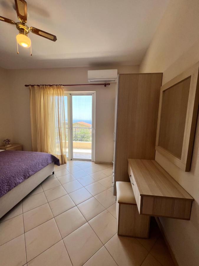 J&B Rooms Dhërmi Екстериор снимка