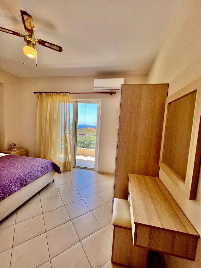 J&B Rooms Dhërmi Екстериор снимка
