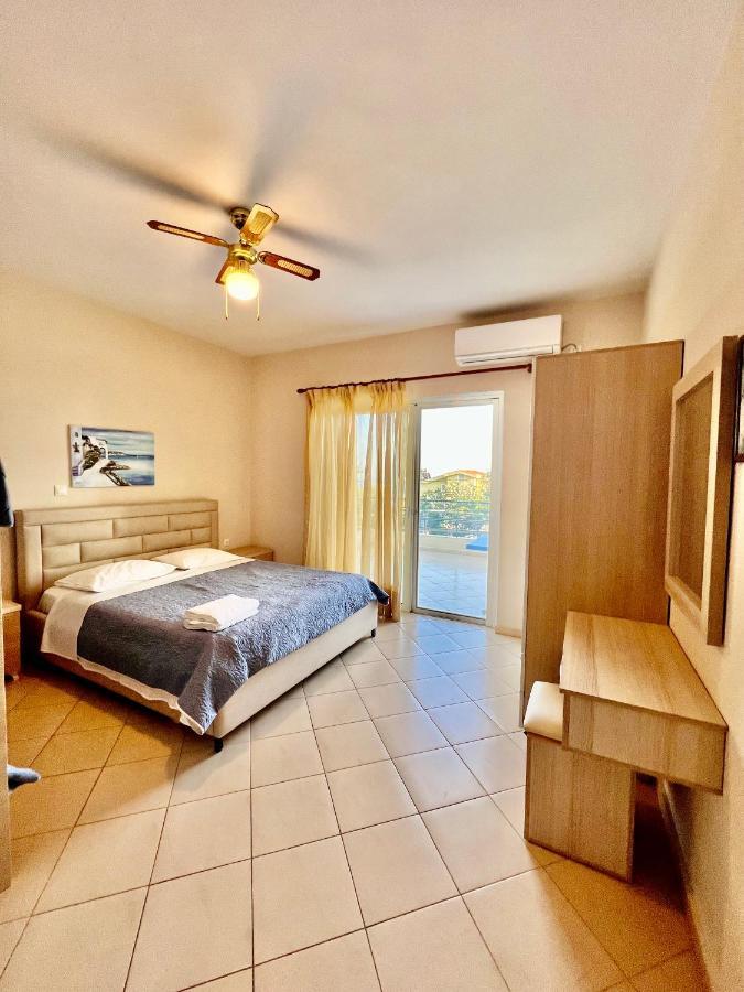 J&B Rooms Dhërmi Екстериор снимка