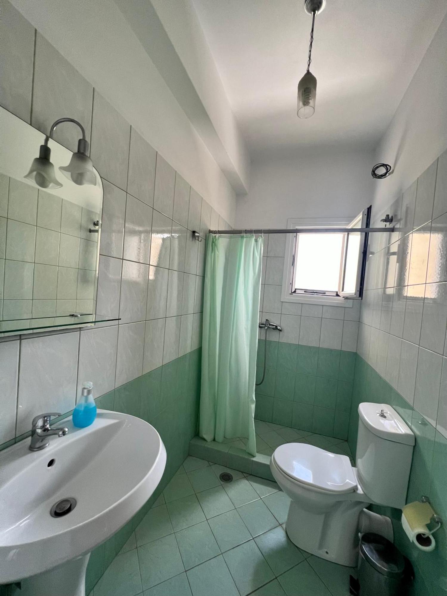 J&B Rooms Dhërmi Екстериор снимка