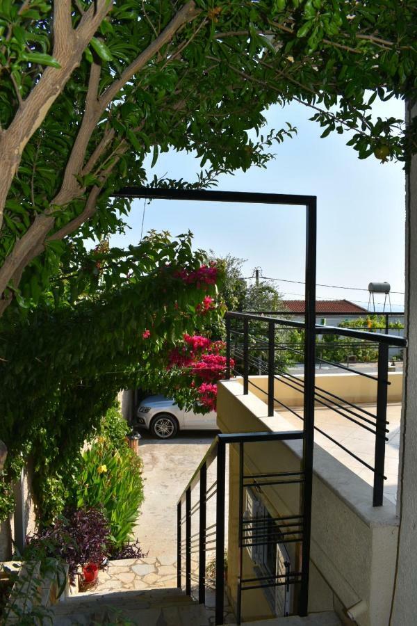 J&B Rooms Dhërmi Екстериор снимка